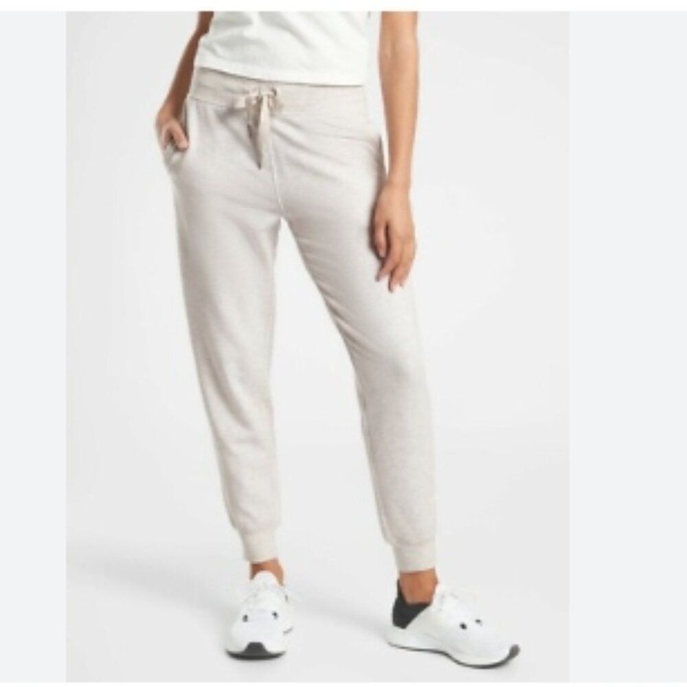 Like New! Athleta Balance Tan Jogger Sweatpants Drawstring in Size 1X